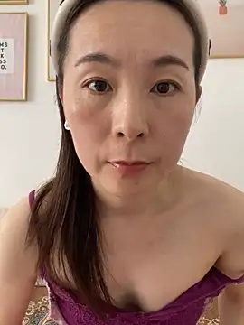 Snapshot of you-520 chatting on 05-26-26, 04:10 you-520 online show from 05-26-26, 04:10