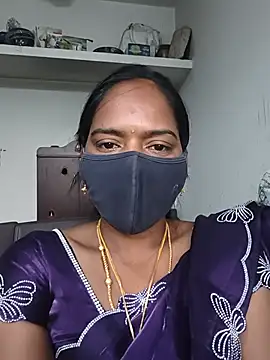 Snapshot of Tamil_Sangeetha chatting on 06-19-26, 01:11 Tamil Sangeetha online show from 06-19-26, 01:11