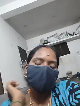Snapshot of Tamil_Sangeetha chatting on 06-16-26, 11:16 Tamil Sangeetha online show from 06-16-26, 11:16