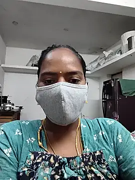 Snapshot of Tamil_Sangeetha chatting on 07-12-26, 11:05 Tamil Sangeetha online show from 07-12-26, 11:05