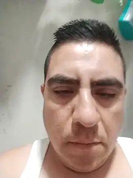 Snapshot of Manuel3910 chatting on 05-12-26, 04:20 Manuel3910 online show from 05-12-26, 04:20