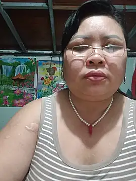 Snapshot of Monglan-c chatting on 06-26-26, 02:23 Monglan-c online show from 06-26-26, 02:23