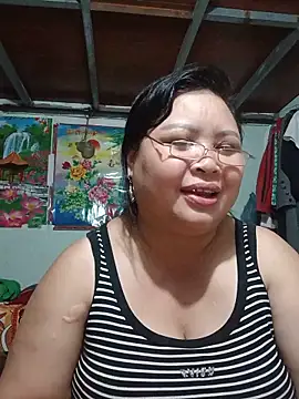 Snapshot of Monglan-c chatting on 06-17-26, 01:10 Monglan-c online show from 06-17-26, 01:10