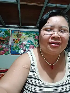 Snapshot of Monglan-c chatting on 07-05-26, 03:55 Monglan-c online show from 07-05-26, 03:55