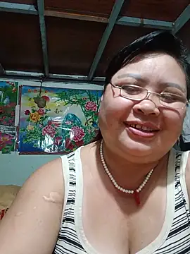 Snapshot of Monglan-c chatting on 06-19-26, 02:12 Monglan-c online show from 06-19-26, 02:12