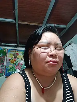 Snapshot of Monglan-c chatting on 06-30-26, 12:43 Monglan-c online show from 06-30-26, 12:43