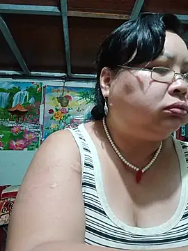 Snapshot of Monglan-c chatting on 07-05-26, 04:19 Monglan-c online show from 07-05-26, 04:19