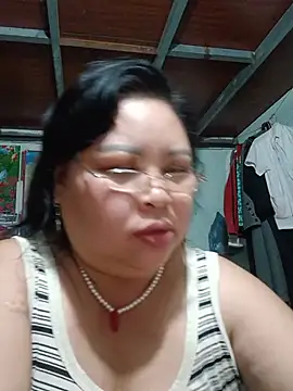 Snapshot of Monglan-c chatting on 06-24-26, 06:45 Monglan-c online show from 06-24-26, 06:45