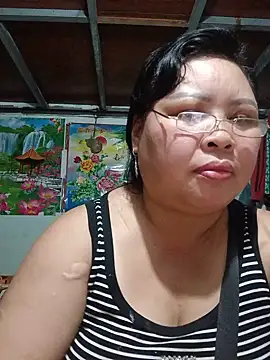Snapshot of Monglan-c chatting on 06-18-26, 10:42 Monglan-c online show from 06-18-26, 10:42