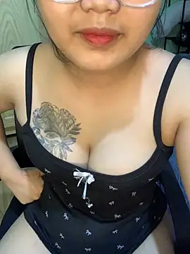 AngelaLuisaaTT online show from 04-14-26, 04:45