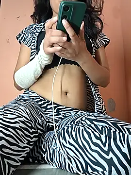 Snapshot of Curvy_Sanaya chatting on 06-12-26, 05:32 Curvy Sanaya online show from 06-12-26, 05:32