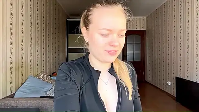 LolaZola online show from 04-29-26, 07:45