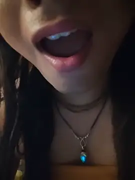 Snapshot of SweetTsAngel chatting on 04-18-26, 04:09 SweetTsAngel online show from 04-18-26, 04:09