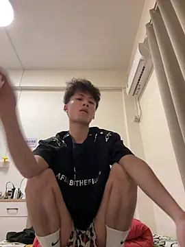 sexyboy-3525 online show from 06-05-26, 12:37