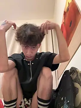 Snapshot of sexyboy-3525 chatting on 05-30-26, 05:47 sexyboy-3525 online show from 05-30-26, 05:47