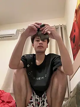 Snapshot of sexyboy-3525 chatting on 04-15-26, 01:04 sexyboy-3525 online show from 04-15-26, 01:04