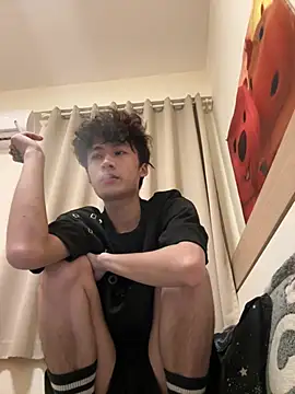 Snapshot of sexyboy-3525 chatting on 05-26-26, 03:32 sexyboy-3525 online show from 05-26-26, 03:32