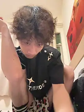 Snapshot of sexyboy-3525 chatting on 05-25-26, 04:17 sexyboy-3525 online show from 05-25-26, 04:17