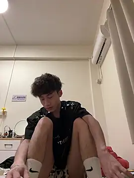 sexyboy-3525 online show from 06-06-26, 03:56