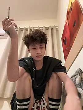 Snapshot of sexyboy-3525 chatting on 05-10-26, 03:43 sexyboy-3525 online show from 05-10-26, 03:43