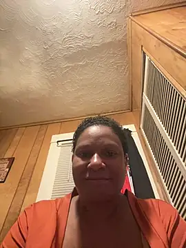 Sweetie8582 online show from 04-01-26, 12:57