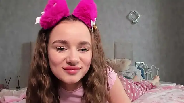 AlinaLuxxx online show from 04-23-26, 01:02