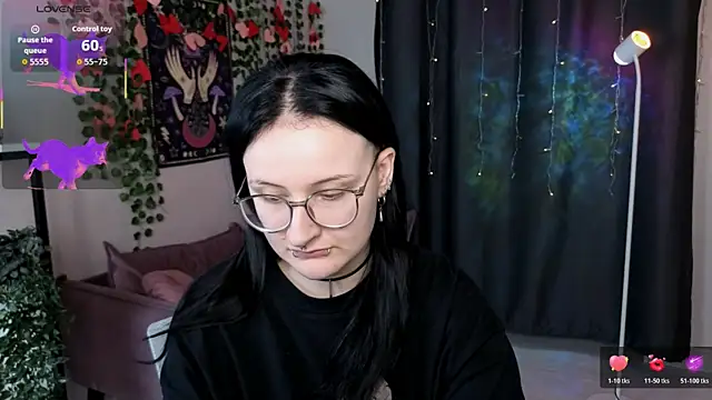 Snapshot of Ame_Core chatting on 04-02-26, 02:13 Ame Core online show from 04-02-26, 02:13