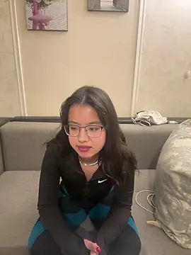 Snapshot of Z_Milll chatting on 04-18-26, 04:53 Z Milll online show from 04-18-26, 04:53