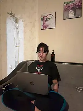 Snapshot of Z_Milll chatting on 06-07-26, 04:12 Z Milll online show from 06-07-26, 04:12