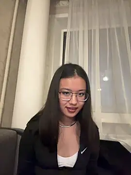 Snapshot of Z_Milll chatting on 04-11-26, 02:43 Z Milll online show from 04-11-26, 02:43