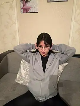 Snapshot of Z_Milll chatting on 04-27-26, 04:27 Z Milll online show from 04-27-26, 04:27
