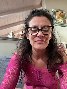 Snapshot of antonella_524 chatting on 05-13-26, 05:20 antonella 524 online show from 05-13-26, 05:20