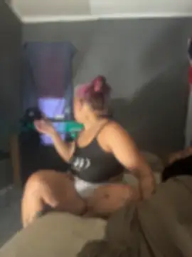 Snapshot of SHY_QUINN chatting on 05-31-26, 04:13 SHY QUINN online show from 05-31-26, 04:13