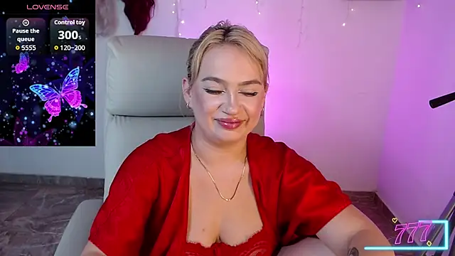 Snapshot of Carolina_2403 chatting on 06-11-26, 10:40 Carolina 2403 online show from 06-11-26, 10:40