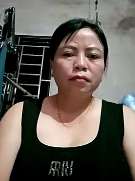 Snapshot of -Hami- chatting on 04-23-26, 02:51 -Hami- online show from 04-23-26, 02:51