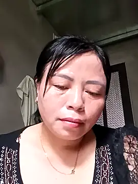 Snapshot of -Hami- chatting on 04-23-26, 07:04 -Hami- online show from 04-23-26, 07:04