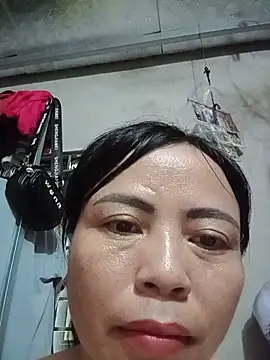 Snapshot of -Hami- chatting on 05-26-26, 05:27 -Hami- online show from 05-26-26, 05:27