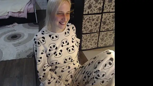 Sweet hot shrmp online show from 04-07-26, 08:21