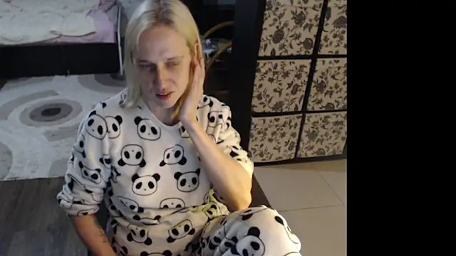Snapshot of Sweet_hot_shrmp chatting on 05-21-26, 06:38 Sweet hot shrmp online show from 05-21-26, 06:38