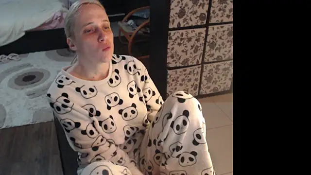 Sweet hot shrmp online show from 04-11-26, 07:17