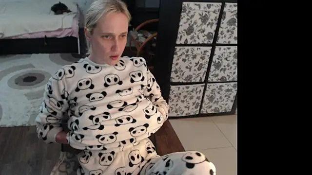 Snapshot of Sweet_hot_shrmp chatting on 05-24-26, 03:28 Sweet hot shrmp online show from 05-24-26, 03:28