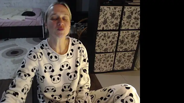 Sweet hot shrmp online show from 07-18-26, 09:45