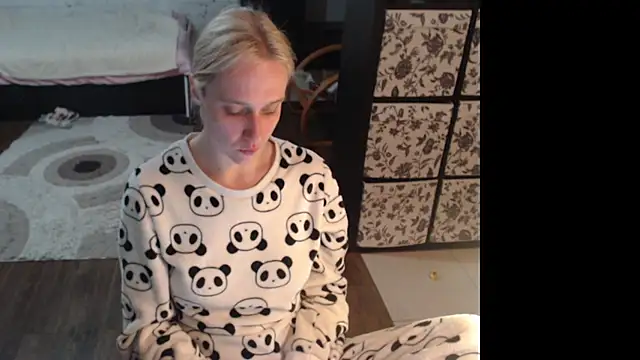 Snapshot of Sweet_hot_shrmp chatting on 05-03-26, 07:50 Sweet hot shrmp online show from 05-03-26, 07:50
