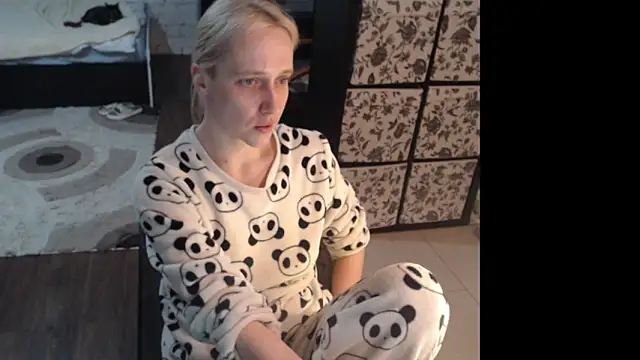 Snapshot of Sweet_hot_shrmp chatting on 04-23-26, 12:39 Sweet hot shrmp online show from 04-23-26, 12:39