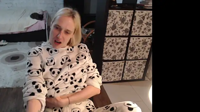 Snapshot of Sweet_hot_shrmp chatting on 05-27-26, 10:17 Sweet hot shrmp online show from 05-27-26, 10:17