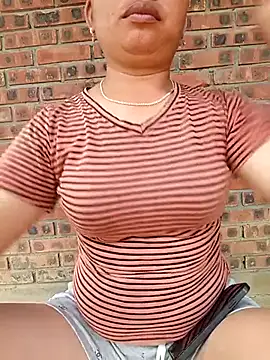 Snapshot of cat-kat chatting on 07-13-26, 06:46 cat-kat online show from 07-13-26, 06:46