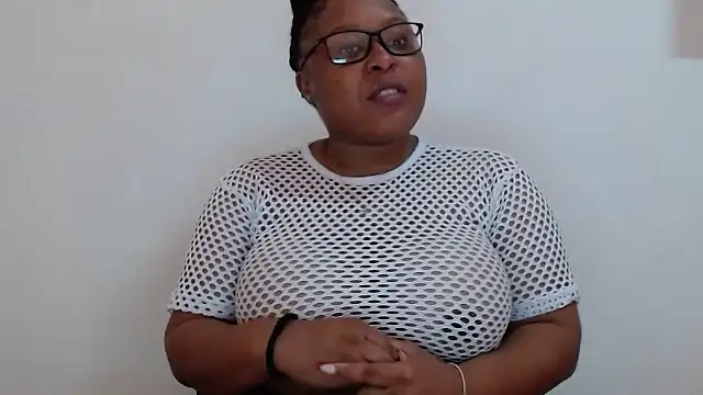 Snapshot of xxZoeyx chatting on 03-08-25, 06:32 xxZoeyx online show from 03-08-25, 06:32