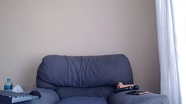 Snapshot of xxZoeyx chatting on 02-11-26, 06:24 xxZoeyx online show from 02-11-26, 06:24