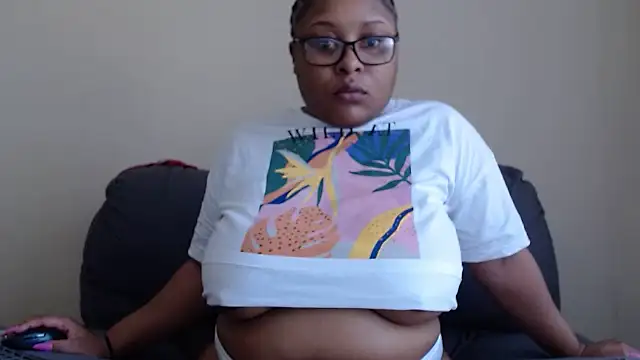 Snapshot of xxZoeyx chatting on 10-08-25, 05:42 xxZoeyx online show from 10-08-25, 05:42