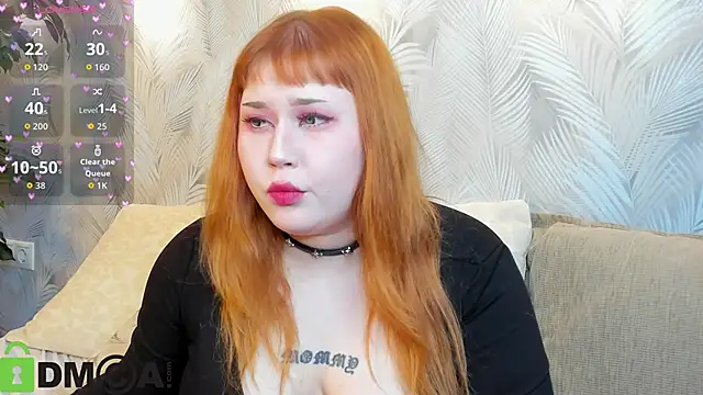 Snapshot of Roxy_Moor chatting on 06-17-26, 09:08 Roxy Moor online show from 06-17-26, 09:08